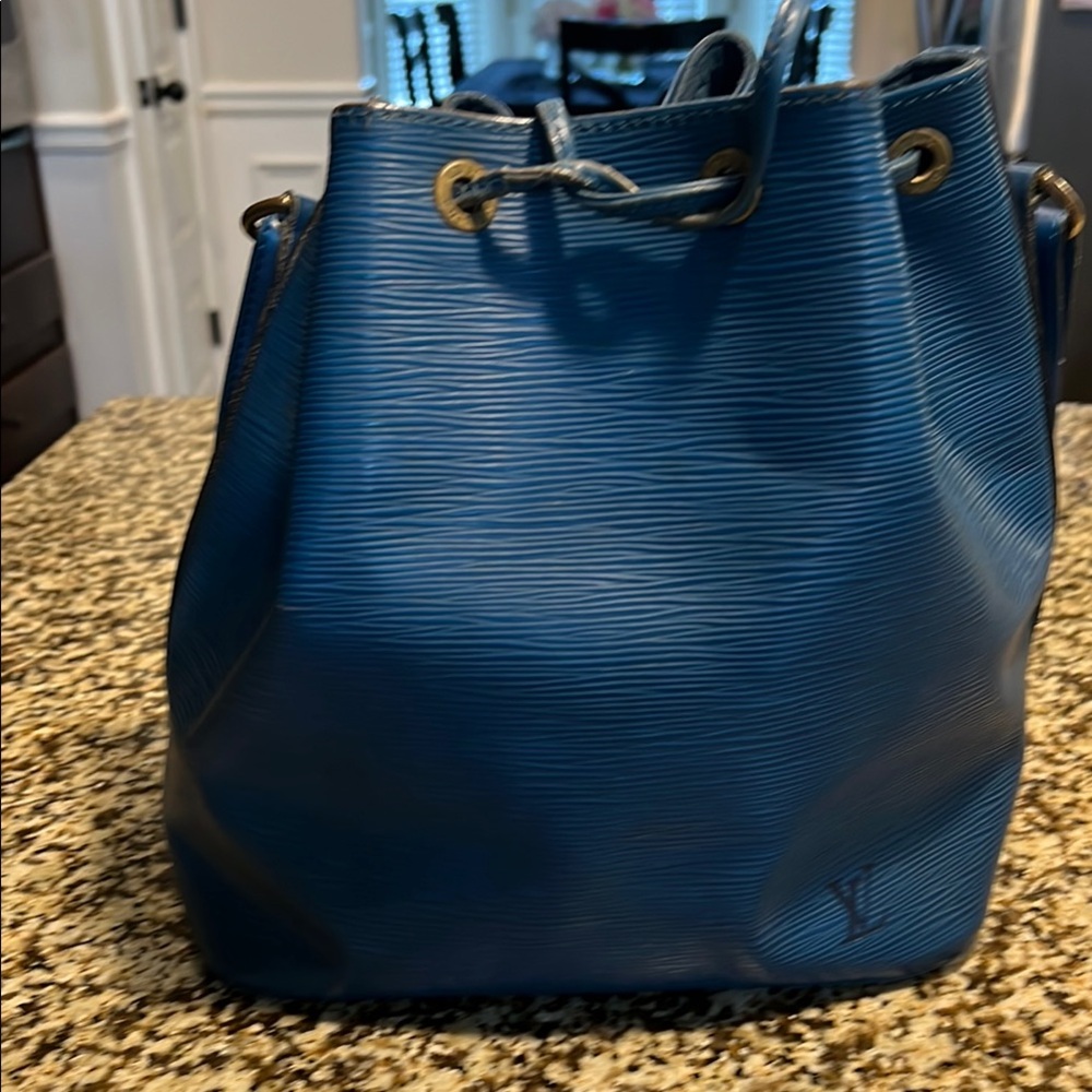 Louis Vuitton Blue Epi Leather Shoulder Bag with Drawstring Closure
